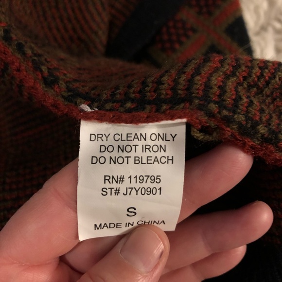 Cute plaid wrap sweater - Picture 4 of 5